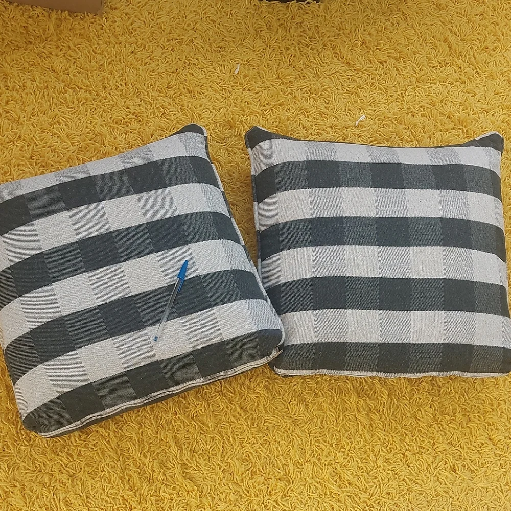 Two Raymour & Flanigan Plaid Gray and White Throw Pillows - Perfect For Holidays